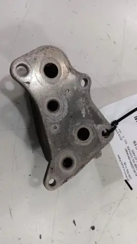 318.gm4g18 Buick Encore Engine Oil Cooler 2016 2017 2018 2019