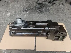 3072372 Cummins 3069677 N14 Plus Diesel Engine Oil Cooler And Filter Assembly 3081177 Oem