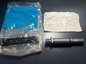 10065413 Gm 1988 - 1995 Nos Engine Oil Cooler Connector Assembly Part #