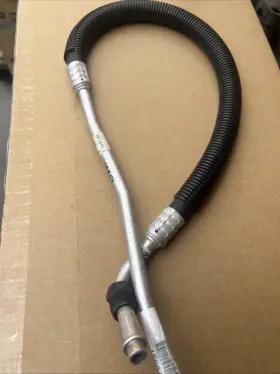 Gm 15687216 88-89 C/k Truck Suburban Tahoe Engine Oil Cooler Line Hose