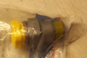 15765610 Gm Genuine Parts Brass Engine Oil Cooler Hose Connector With Retainer