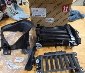 15700-38060 Lexus Genuine Engine Oil Cooler Rc-f Gs-f 2015-2020 Read