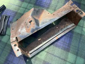 7546773 Saab 900 Classic Oil Cooler Mount