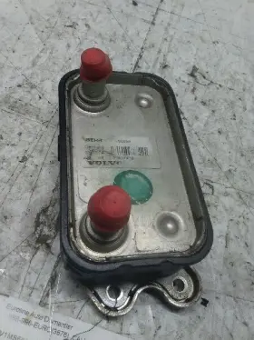 318.vo1i04 Volvo 2004 Engine Oil Cooler S40 59489